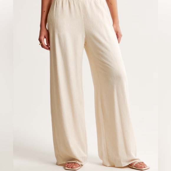 Abercrombie & Fitch Pants - Abercrombie & Fitch Cream Wide Leg Pants High-Rise (PRICEDROP)